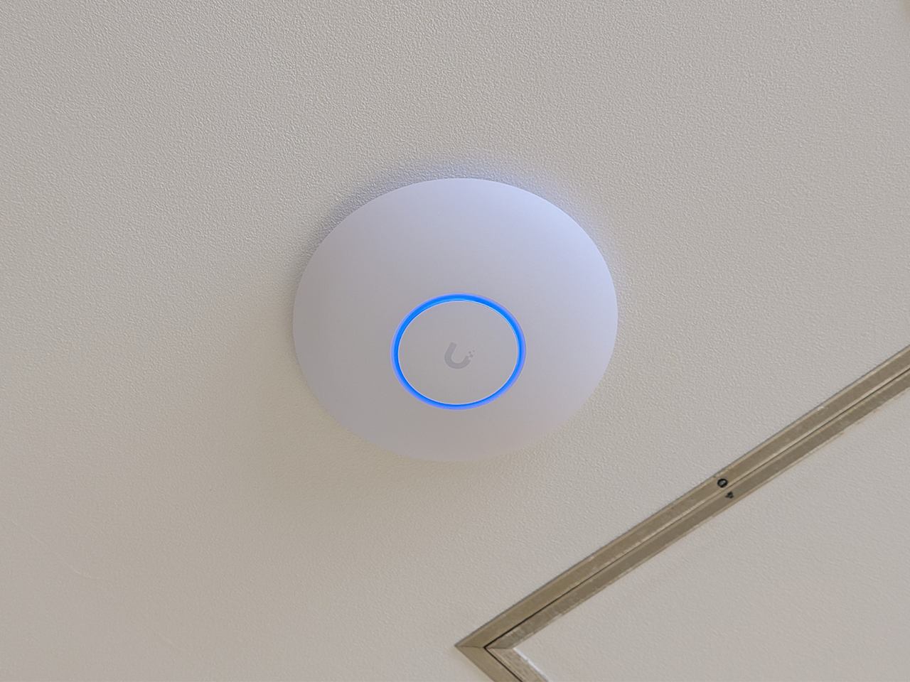 保険代理店P様Wi-Fi工事TOP